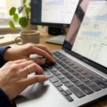 MarketMuse vs NeuronWriter: Analiza intencji wyszukiwania