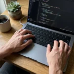 Programowanie aplikacji mobilnych – od czego zacząć w 2026 roku